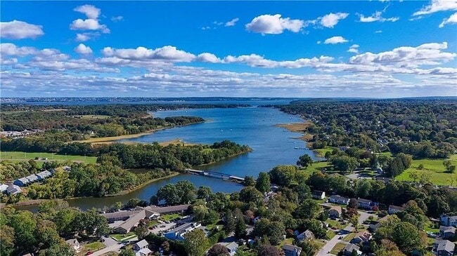 Building Photo - 510 Child St