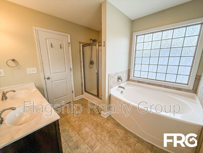 Building Photo - 1217 Teakwood Dr