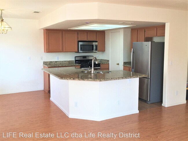 Building Photo - 4 br, 2.5 bath House - 8325 Maple Star