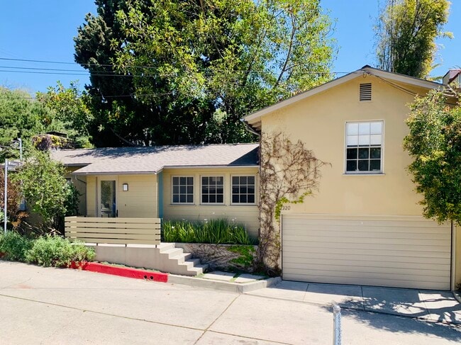 Primary Photo - 2320 Cheremoya Ave