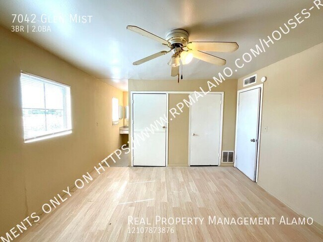 Building Photo - 7042 Glen Mist