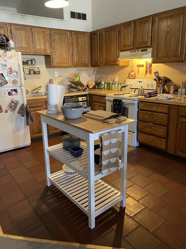 Building Photo - 104 Chestnut St