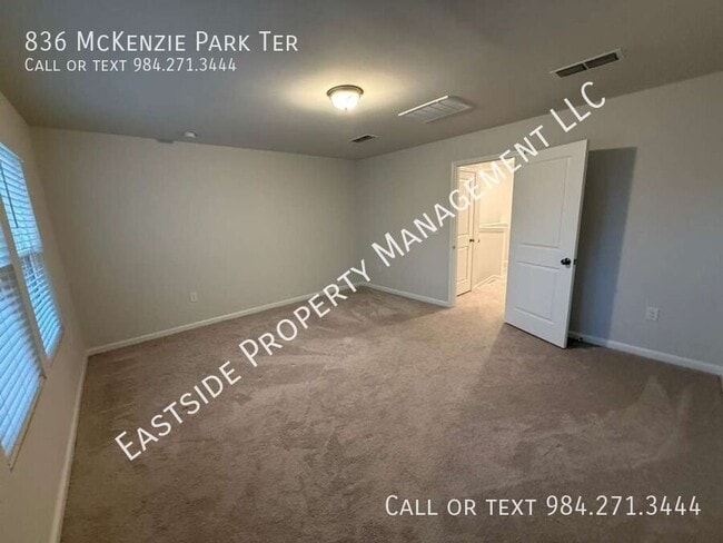 Building Photo - 836 McKenzie Pk Ter