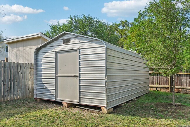 Building Photo - 11815 Broadwood St