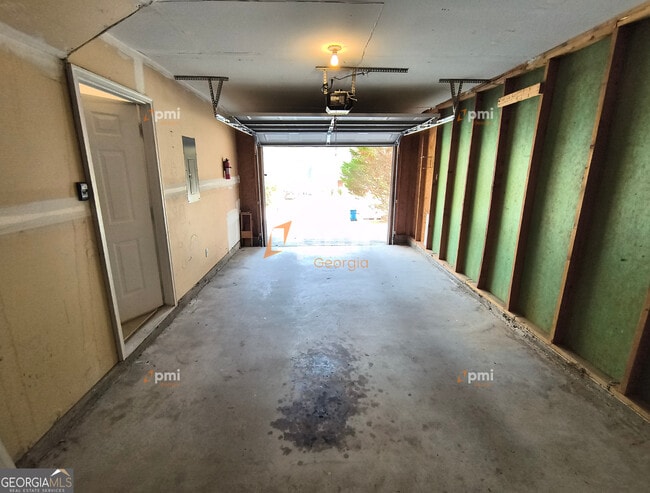 Building Photo - 8155 Autumn Green Dr