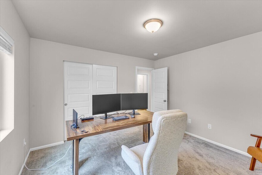 Building Photo - 1521 10th Pl