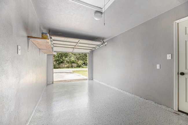 Building Photo - 1026 Lobitt St