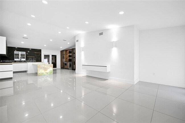 Building Photo - 13284 SW 39th St