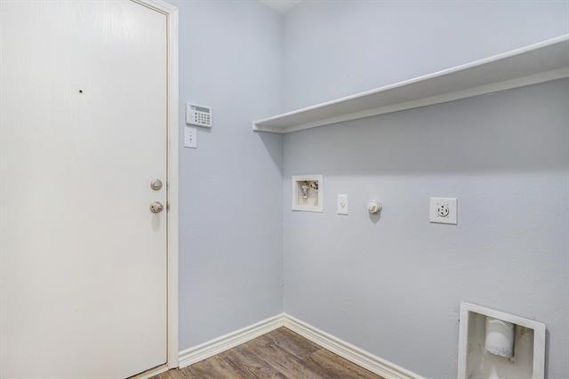 Building Photo - 2421 Gabriel Dr