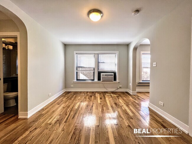 Building Photo - 550 W Arlington Pl