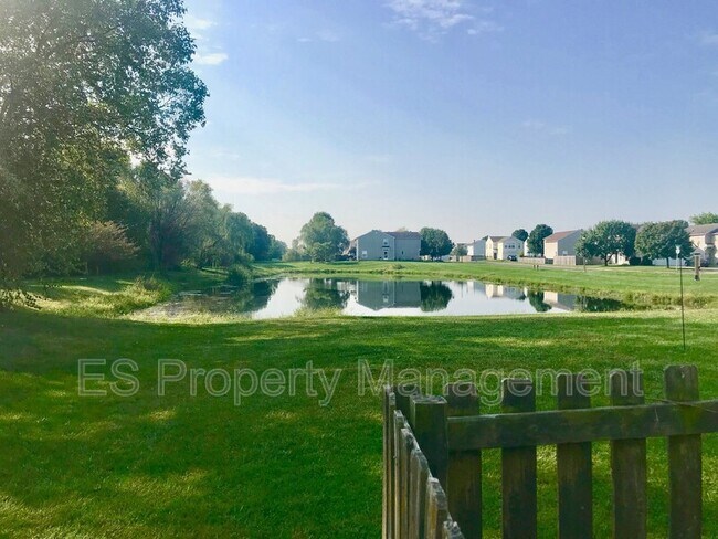 Building Photo - 4481 Redcliff N Ln