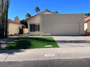 Building Photo - Adorable light and bright! 3Bedroom/2Bath Scottsdale Home!