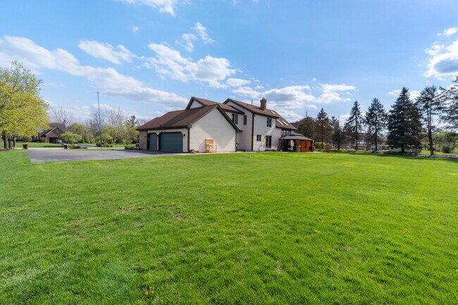 Building Photo - 2208 Crystal Cir