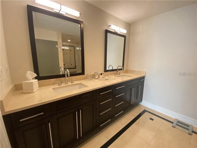 Building Photo - 331 Cleveland St