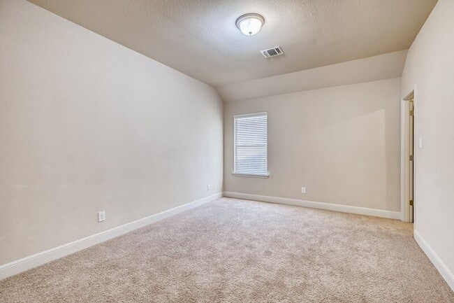 Building Photo - 12619 Quarter J