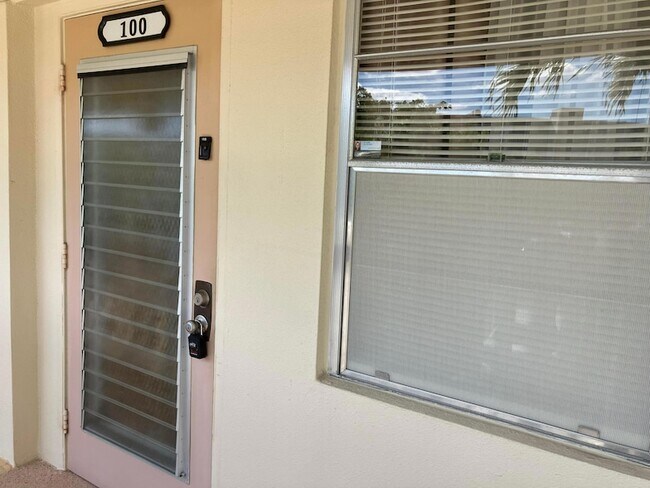 Building Photo - 100 Ventnor E