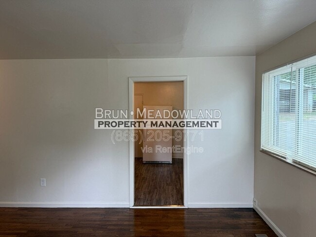 Building Photo - 3813 Woodlake Dr