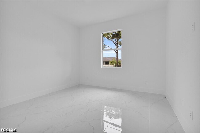 Building Photo - 2614 19th St W