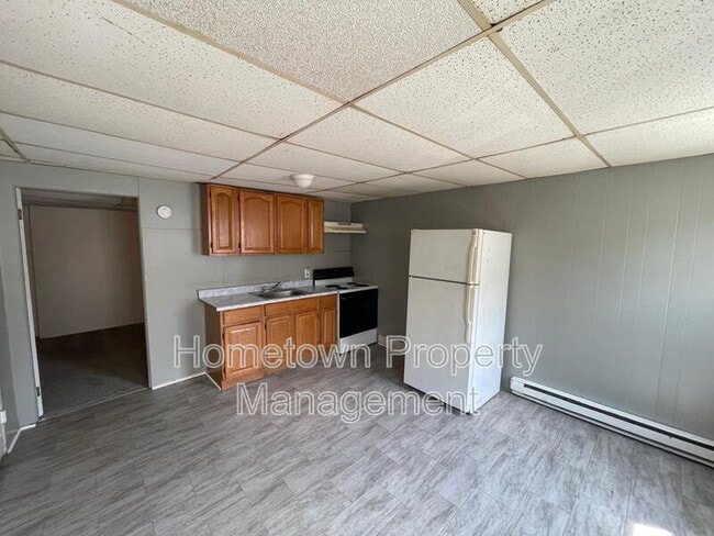 Building Photo - 663 E Market St
