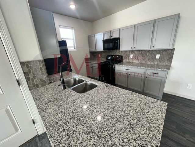 Building Photo - 5491 Ledesma Dr