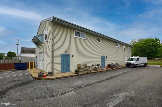 Building Photo - 1500 Wilson Ave