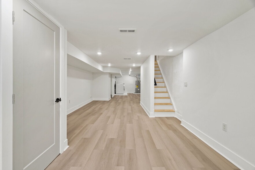 Building Photo - 5525 Osage Ave