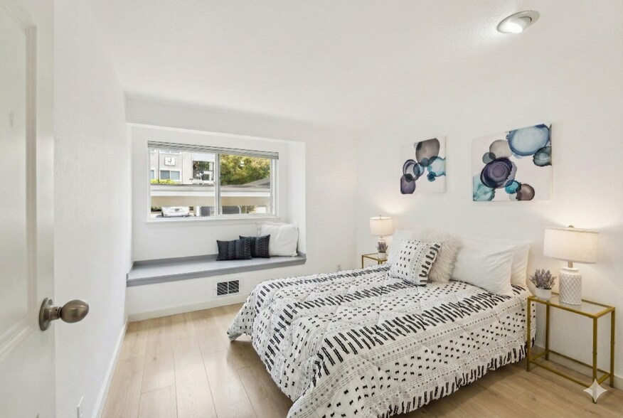 Building Photo - 12036 100th Avenue Northeast