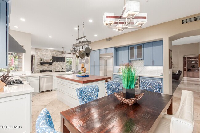 Building Photo - 8919 E Cll Del Palo Verde