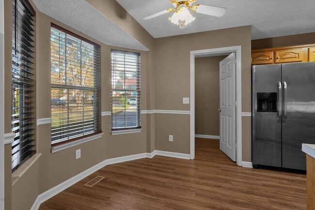 Building Photo - 1409 Aaronwood Dr