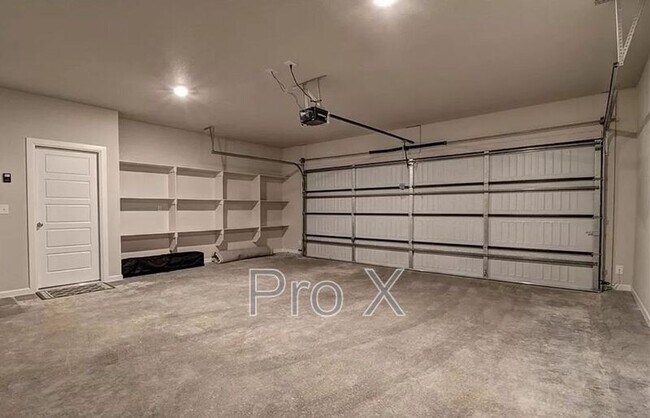 Building Photo - 1733 W Whitney Ln