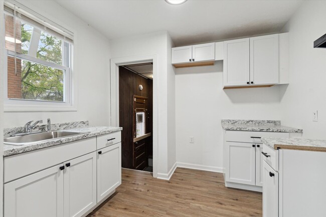 Building Photo - $1300 3 bedroom bungalow