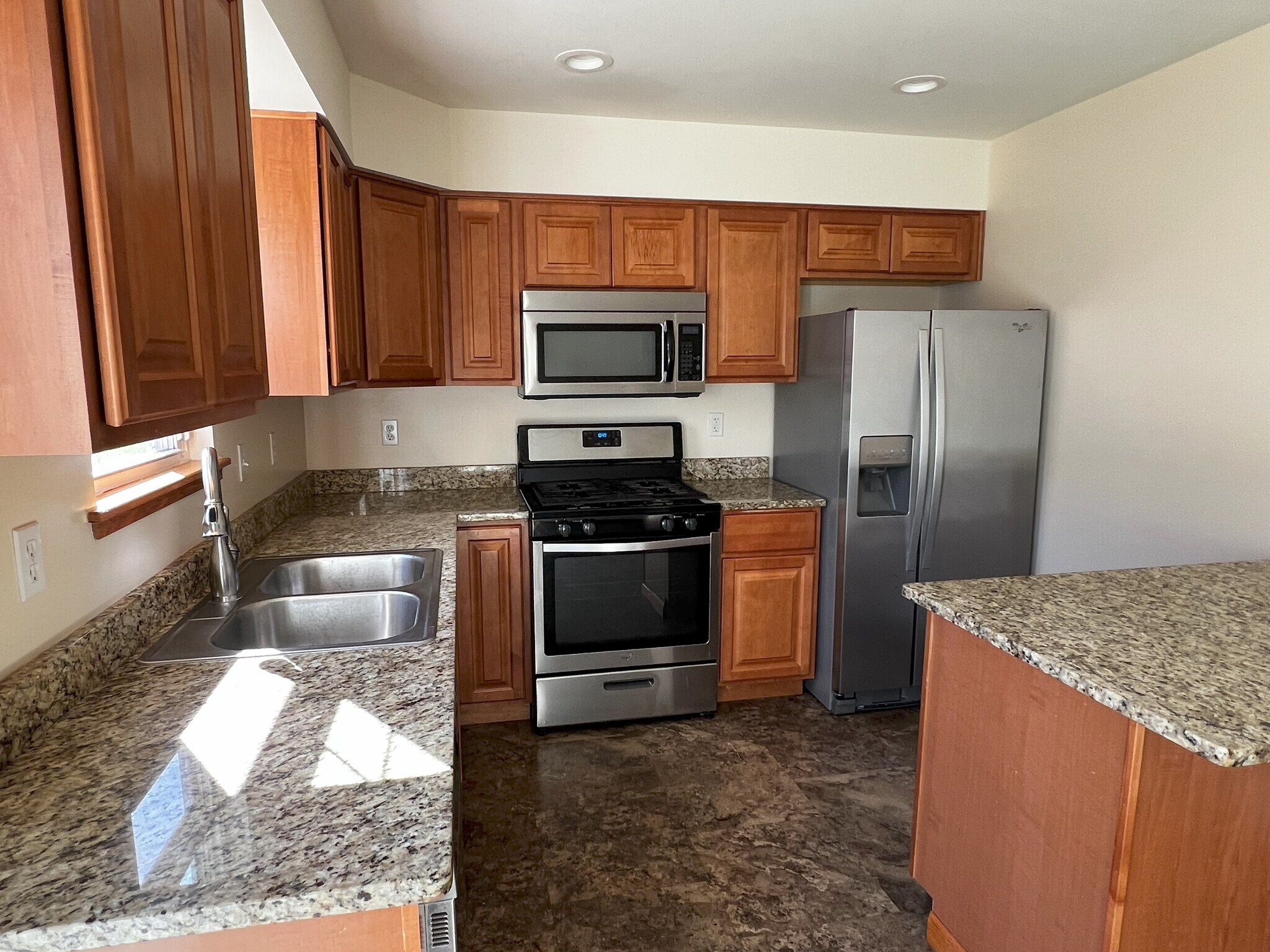 Building Photo - 202 Rail Rd