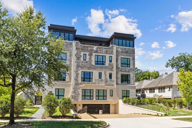 Building Photo - Rare opportunity to lease a luxury residence in The Nolen on Queens Road