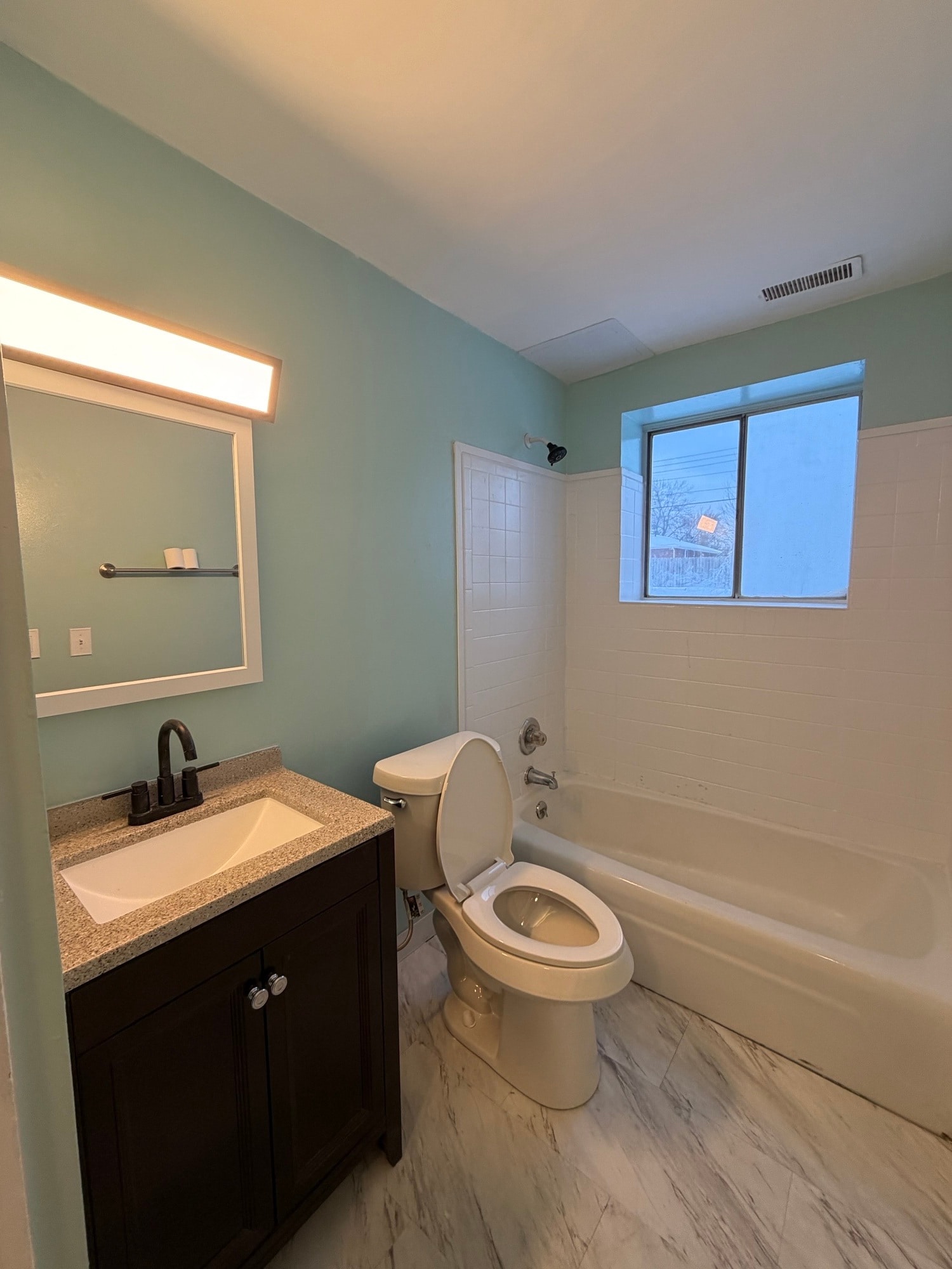 Building Photo - 235 Argus Dr