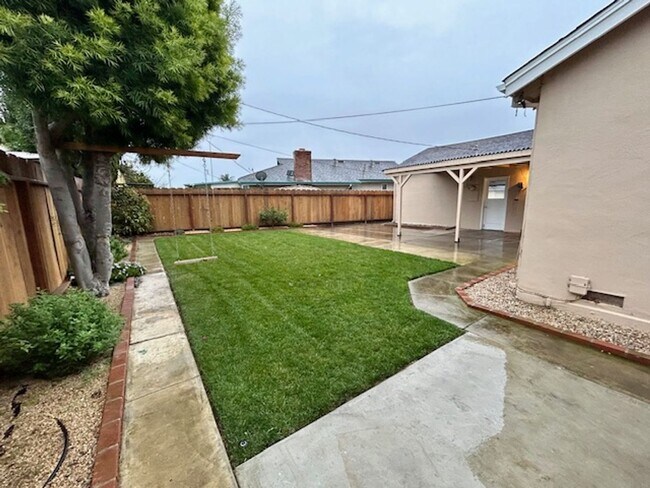 Building Photo - 1653 Los Gatos Way