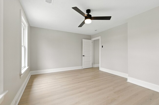 Building Photo - Fully renovated 3 bedroom home in Ambridge...