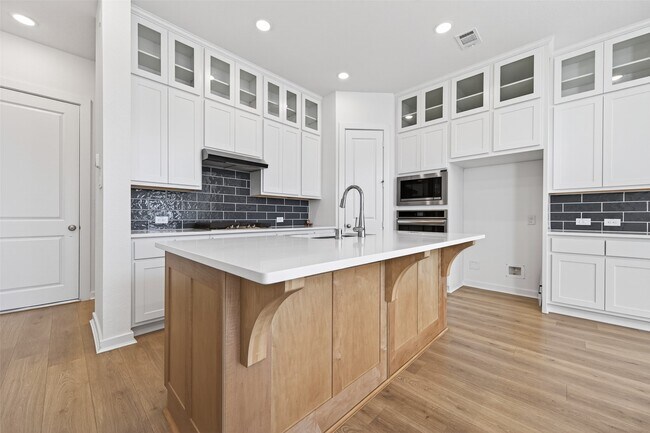 Building Photo - 16518 Texas Hill Country Rd