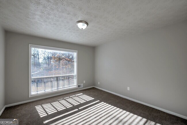 Building Photo - 1870 Sandgate Cir SW