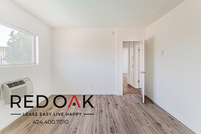 Building Photo - 8123 Langdon Ave