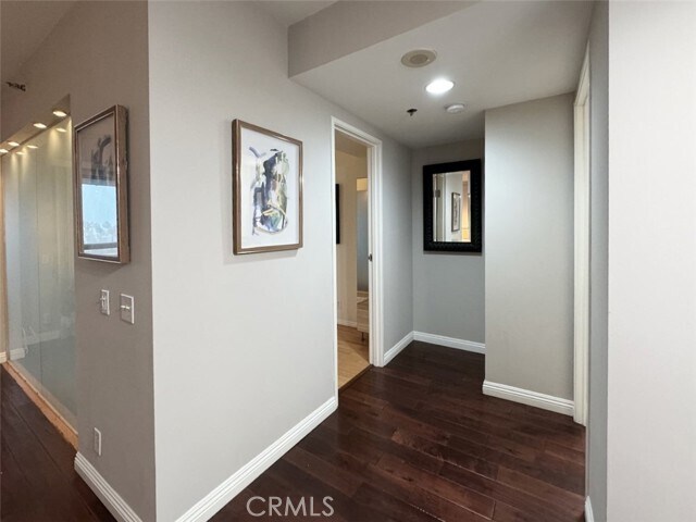 Building Photo - 525 E Seaside Way