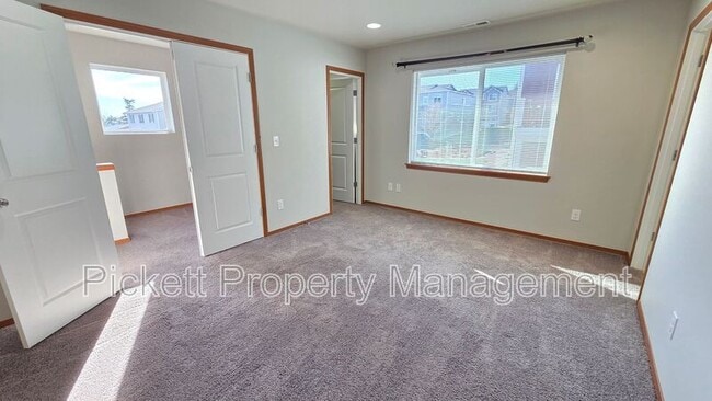 Building Photo - 2523 Filbert Ave