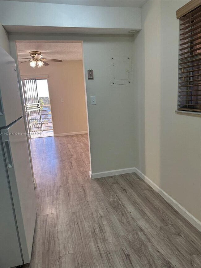 Building Photo - 6575 W 4th Ave