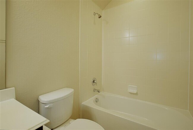Building Photo - 21506 Cotton Valley Ln