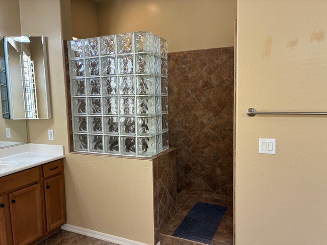 Building Photo - 20973 W Cora Vista