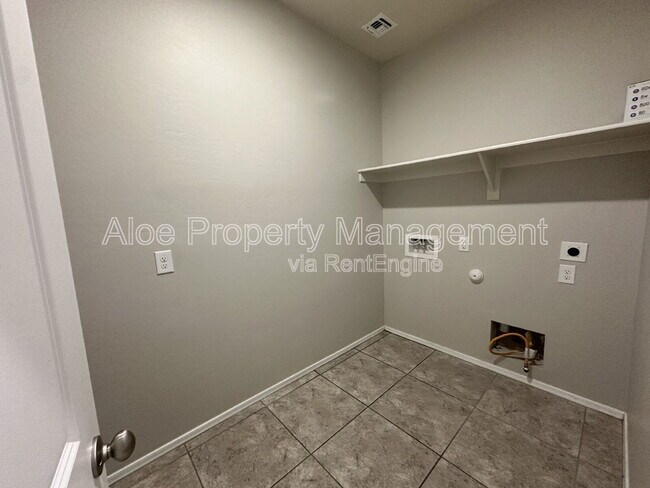 Building Photo - 3066 N Lainey Ln