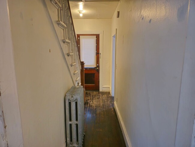 Building Photo - Great House Available in DINKYTOWN