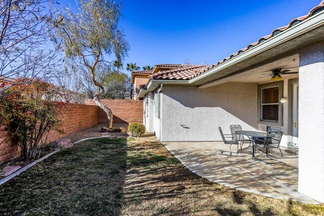 Building Photo - 3 Bedroom Summerlin South Beauty