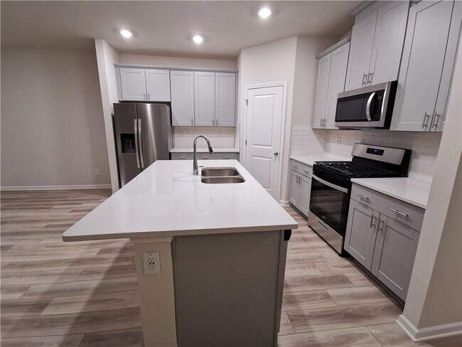 Building Photo - 6025 White Sycamore Pl