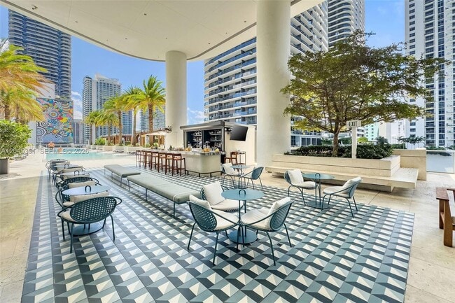Building Photo - 801 S Miami Ave