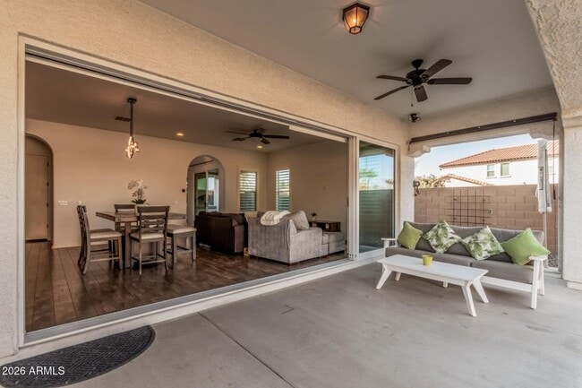 Building Photo - SFH 4-3